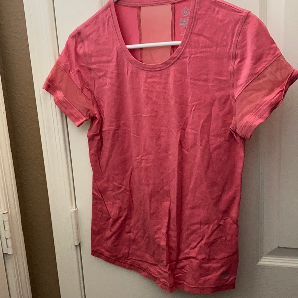 FINAL MARKDOWN Ladies tasc tee medium